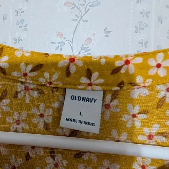 Old Navy Blouse Women's Size Large Yellow Floral Spring Easter - Picture 6 of 6